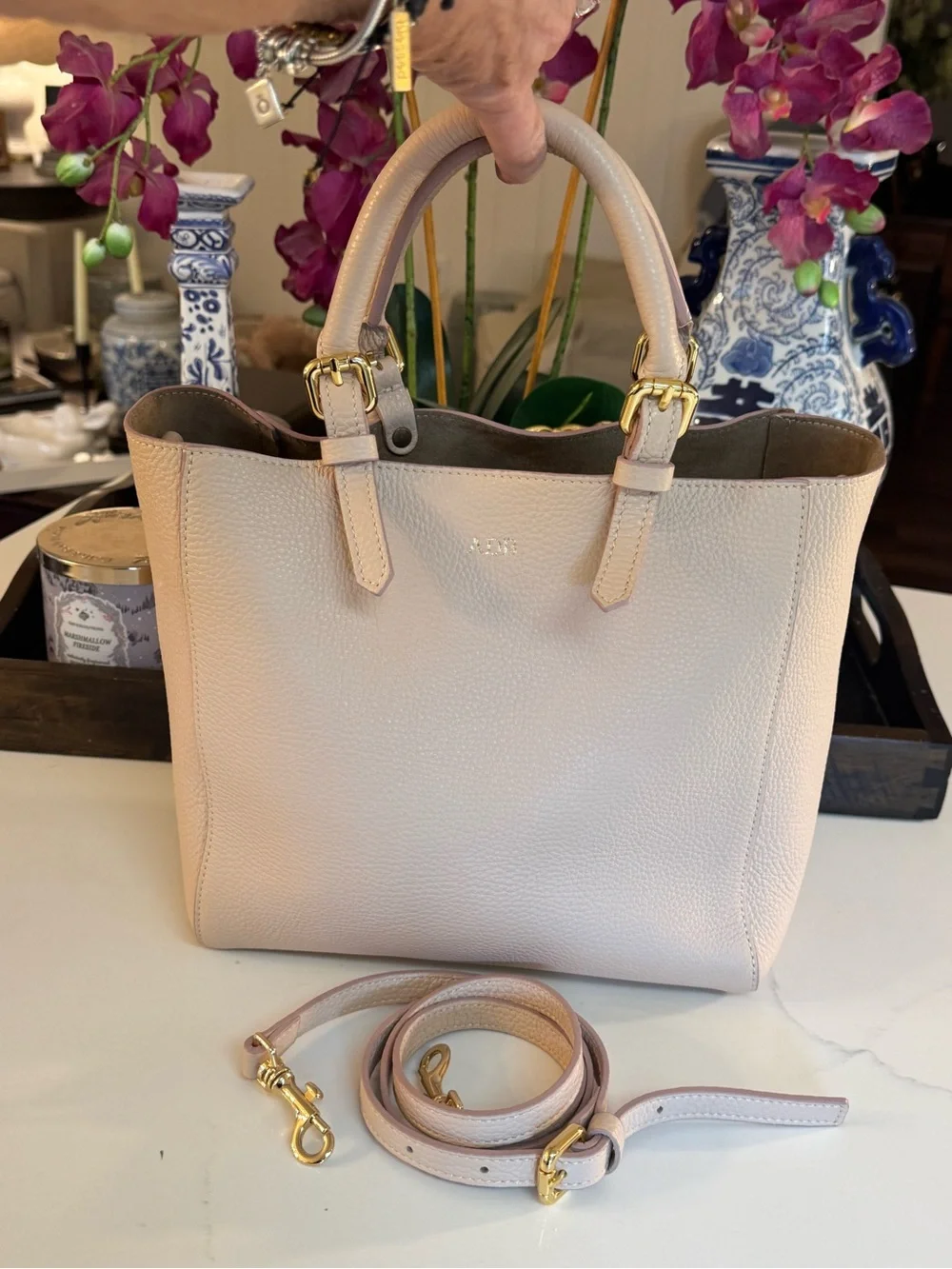 🩷 MARK & GRAHAM ESSENTIAL LEATHER TOTE IN A LIGHT LEATHER BLUSH COLOR!